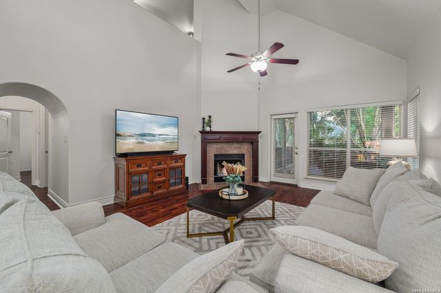 8330 WAYSIDE CRK, San Antonio, TX 78255