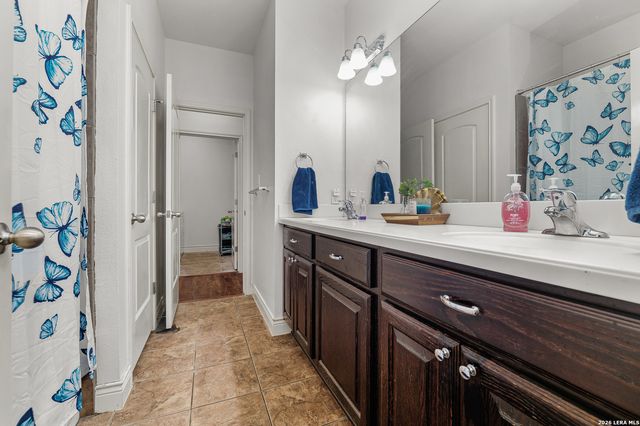 8330 WAYSIDE CRK, San Antonio, TX 78255