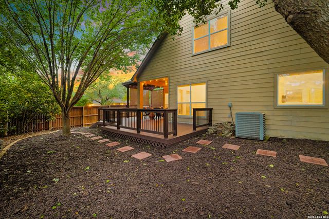 8330 WAYSIDE CRK, San Antonio, TX 78255