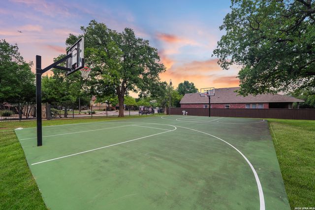 8330 WAYSIDE CRK, San Antonio, TX 78255