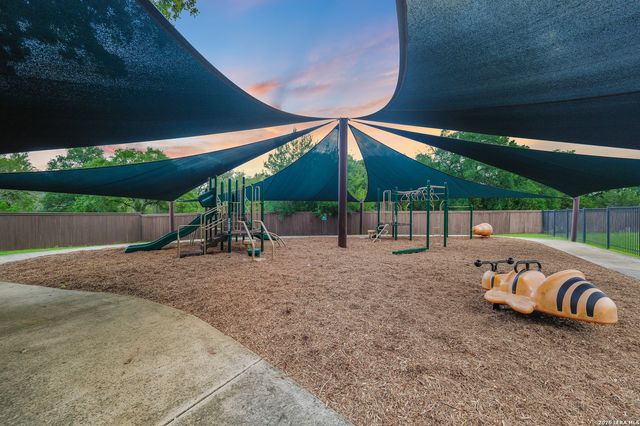 8330 WAYSIDE CRK, San Antonio, TX 78255