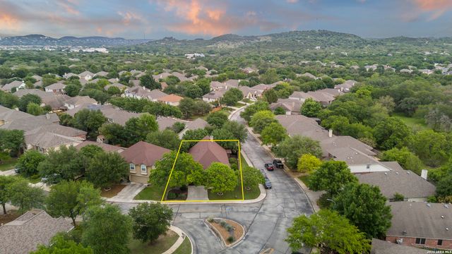 8330 WAYSIDE CRK, San Antonio, TX 78255