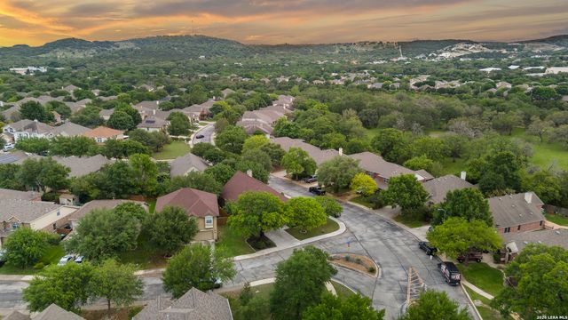 8330 WAYSIDE CRK, San Antonio, TX 78255