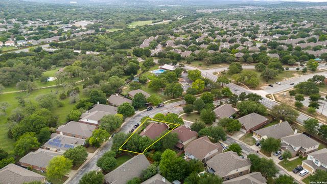 8330 WAYSIDE CRK, San Antonio, TX 78255