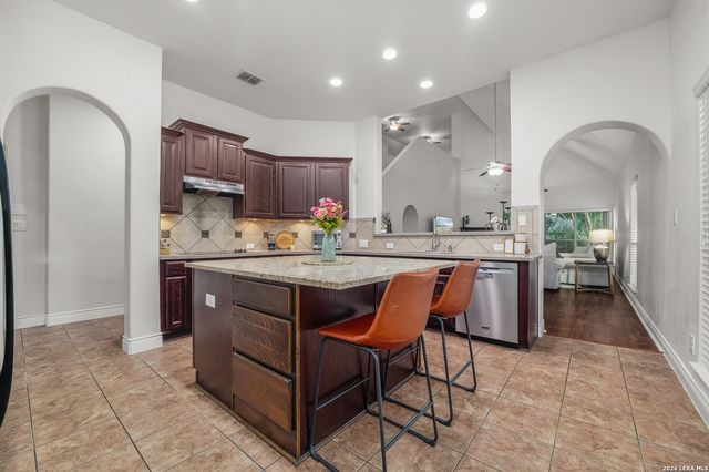 8330 WAYSIDE CRK, San Antonio, TX 78255