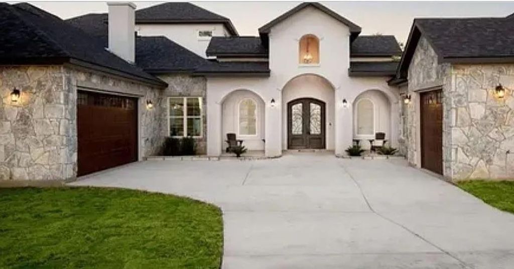 128 Gloria BLVD, Smithville, TX 78957