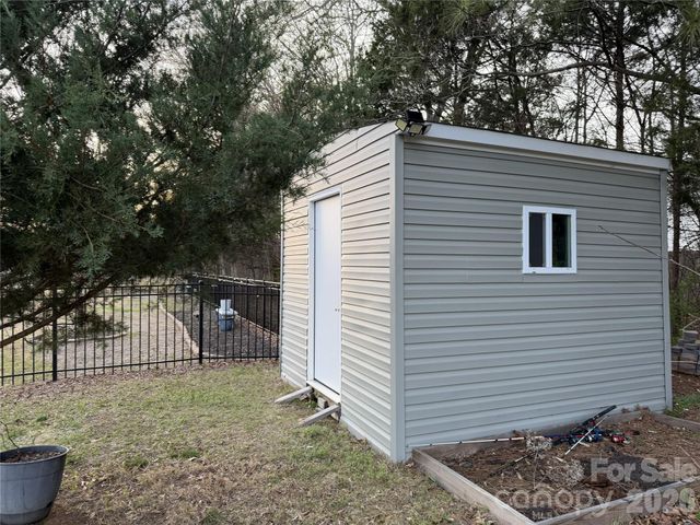 4621 Collingham Drive, Charlotte, NC 28273