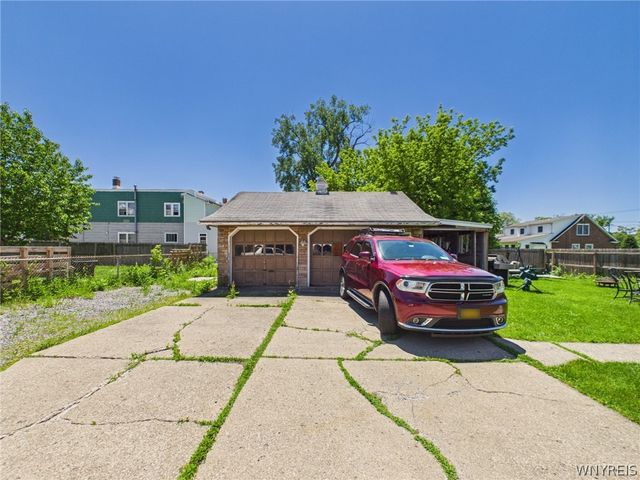 51 Laverack Avenue, Lancaster, NY 14043