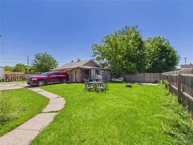 51 Laverack Avenue, Lancaster, NY 14043