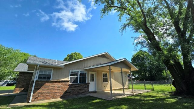 174 Township Drive, Centerton, AR 72719
