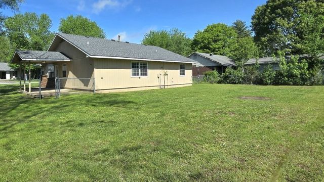 174 Township Drive, Centerton, AR 72719