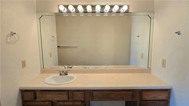 174 Township Drive, Centerton, AR 72719