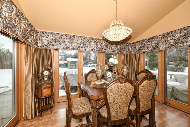 S74W14303 Settler WAY, Muskego, WI 53150