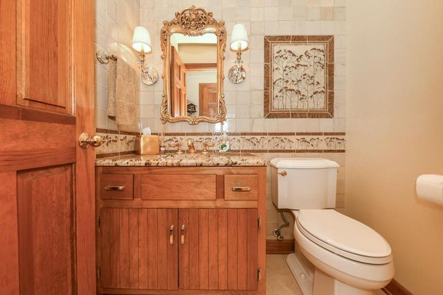 S74W14303 Settler WAY, Muskego, WI 53150