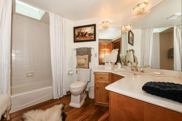 S74W14303 Settler WAY, Muskego, WI 53150