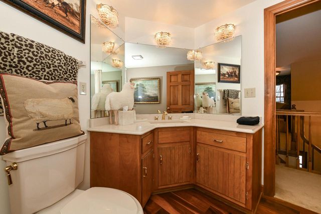 S74W14303 Settler WAY, Muskego, WI 53150