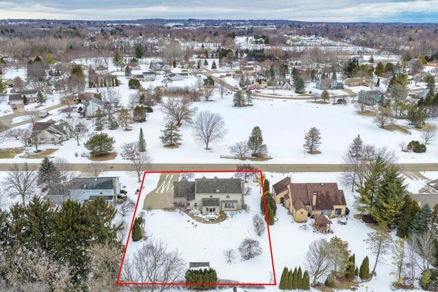 S74W14303 Settler WAY, Muskego, WI 53150