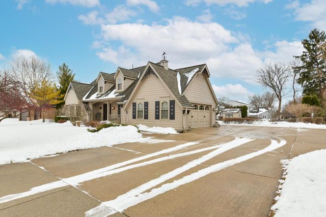 S74W14303 Settler WAY, Muskego, WI 53150