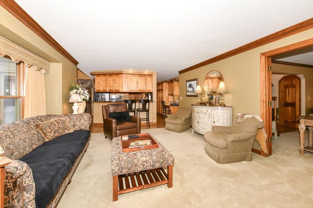 S74W14303 Settler WAY, Muskego, WI 53150