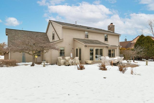 S74W14303 Settler WAY, Muskego, WI 53150