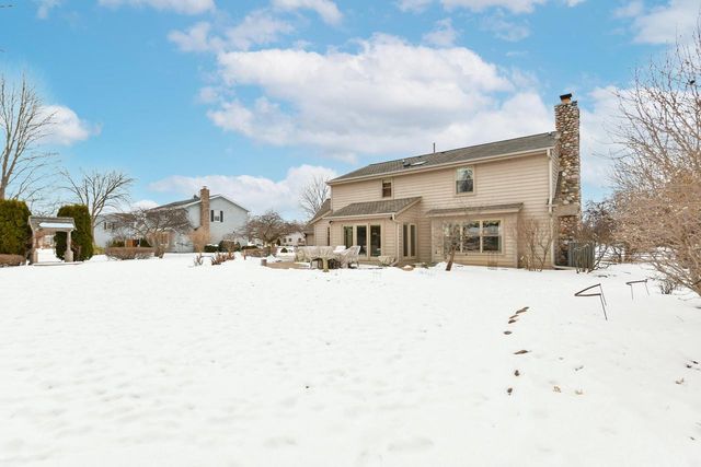 S74W14303 Settler WAY, Muskego, WI 53150