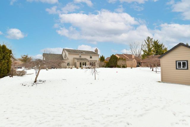 S74W14303 Settler WAY, Muskego, WI 53150