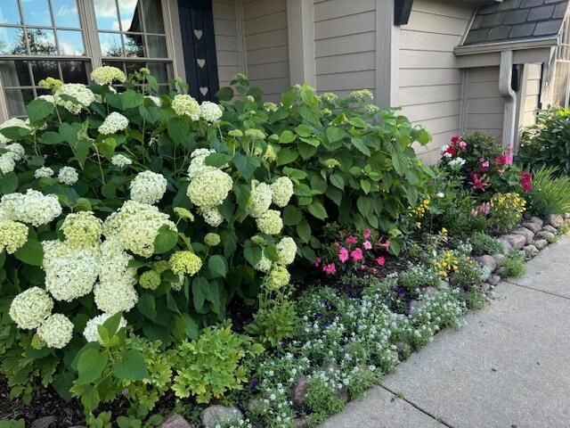 S74W14303 Settler WAY, Muskego, WI 53150