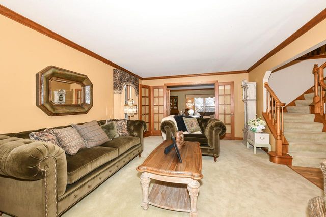 S74W14303 Settler WAY, Muskego, WI 53150