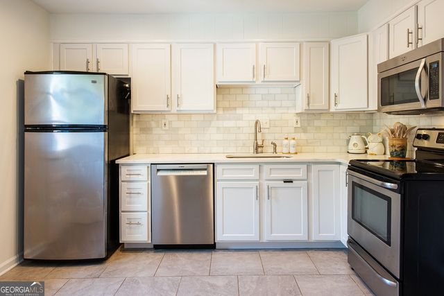 3 Surry County Place NW, Atlanta, GA 30318