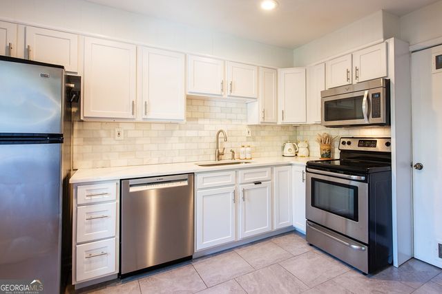 3 Surry County Place NW, Atlanta, GA 30318