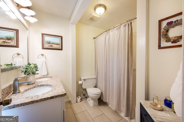 3 Surry County Place NW, Atlanta, GA 30318