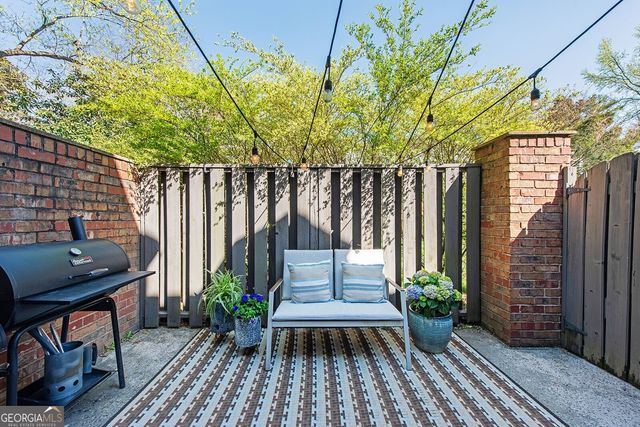 3 Surry County Place NW, Atlanta, GA 30318