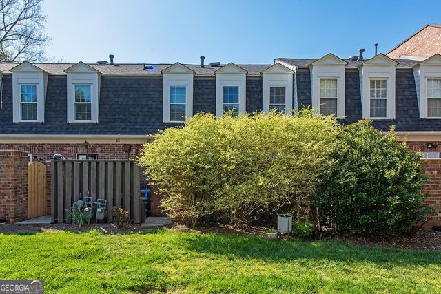 3 Surry County Place NW, Atlanta, GA 30318