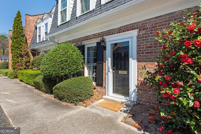 3 Surry County Place NW, Atlanta, GA 30318