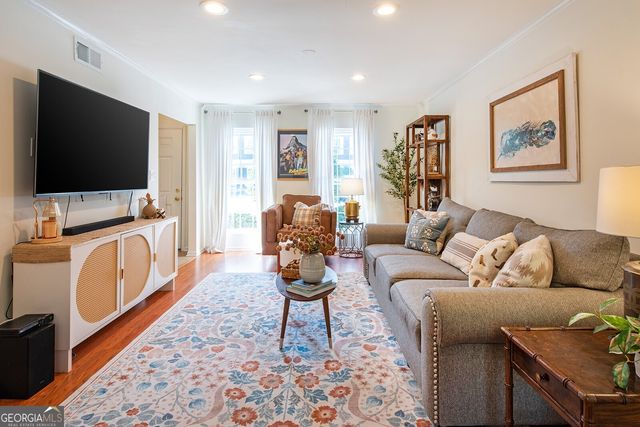 3 Surry County Place NW, Atlanta, GA 30318