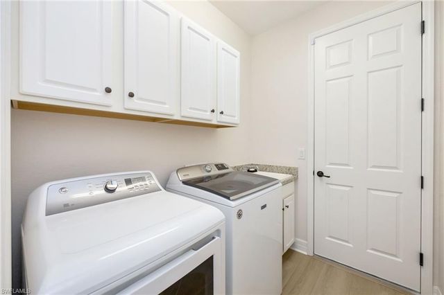 28062 Edenderry CT, Bonita Springs, FL 34135