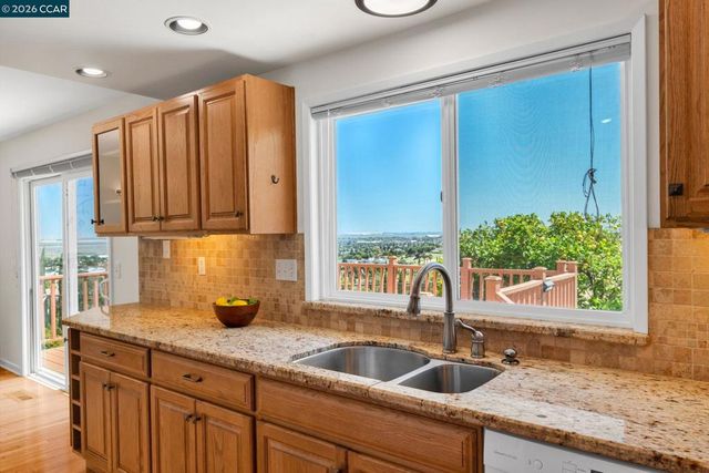 2240 Westwood Ln, Pittsburg, CA 94565