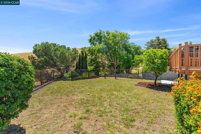 2240 Westwood Ln, Pittsburg, CA 94565