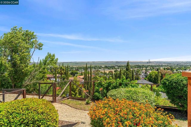 2240 Westwood Ln, Pittsburg, CA 94565