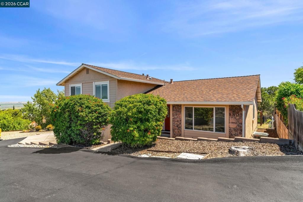 Image 2 of property listing at 2240 Westwood Ln, Pittsburg, CA 94565