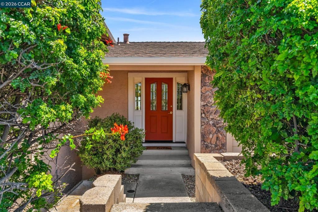 Image 4 of property listing at 2240 Westwood Ln, Pittsburg, CA 94565