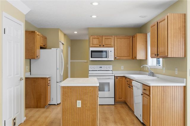 3500 View Pointe Drive, Walworth, NY 14502