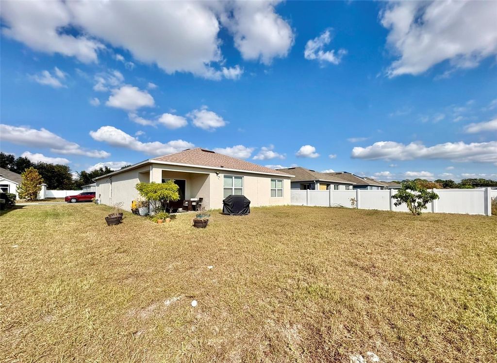 Image 17 of property listing at 943 SUMMER GLEN DRIVE, Winter Haven, FL 33880