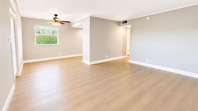 433 SAXONY J Way, Delray Beach, FL 33446