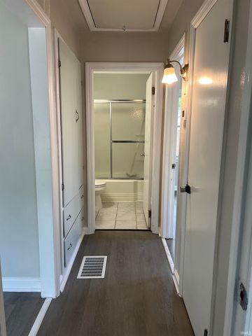 1900 Cass Avenue, Evansville, IN 47714