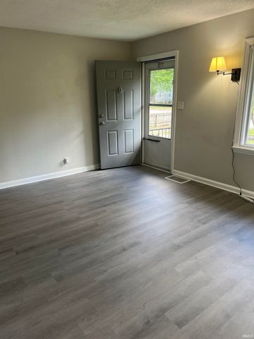 1900 Cass Avenue, Evansville, IN 47714