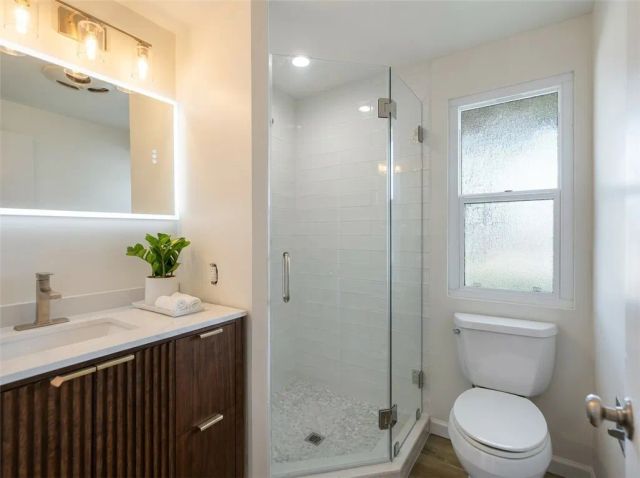 18931 Mayall Street, Northridge, CA 91324