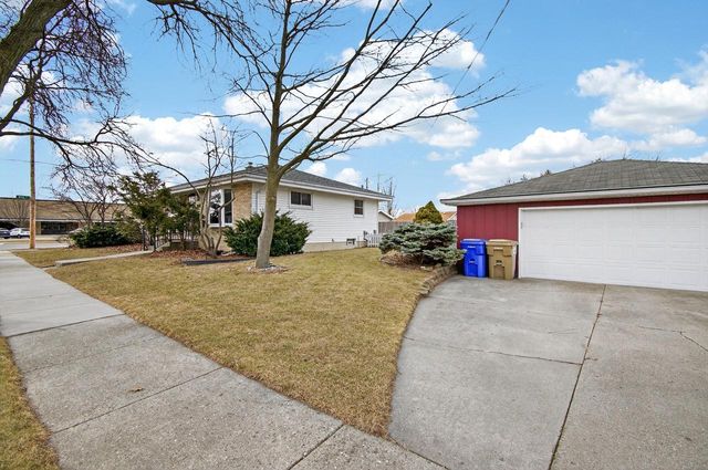 7954 45th AVENUE, Kenosha, WI 53142