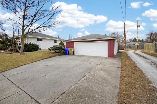 7954 45th AVENUE, Kenosha, WI 53142