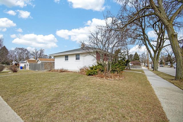 7954 45th AVENUE, Kenosha, WI 53142